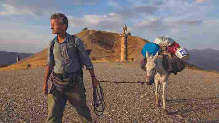 The war correspondent walking the world